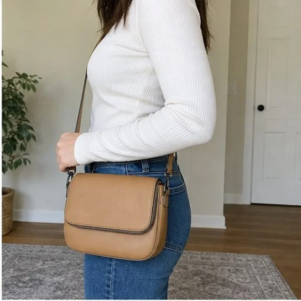 Yves Saint Laurent Niki Medium Black Leather Shoulder Bag